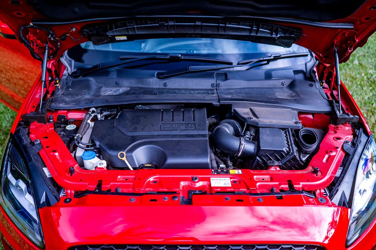 2018 Jaguar E-PACE P250 R-Dynamic First Edition X540