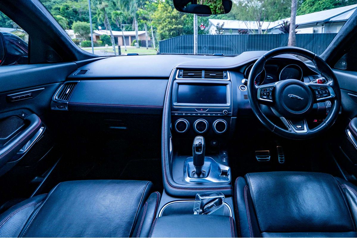 2018 Jaguar E-PACE P250 R-Dynamic First Edition X540