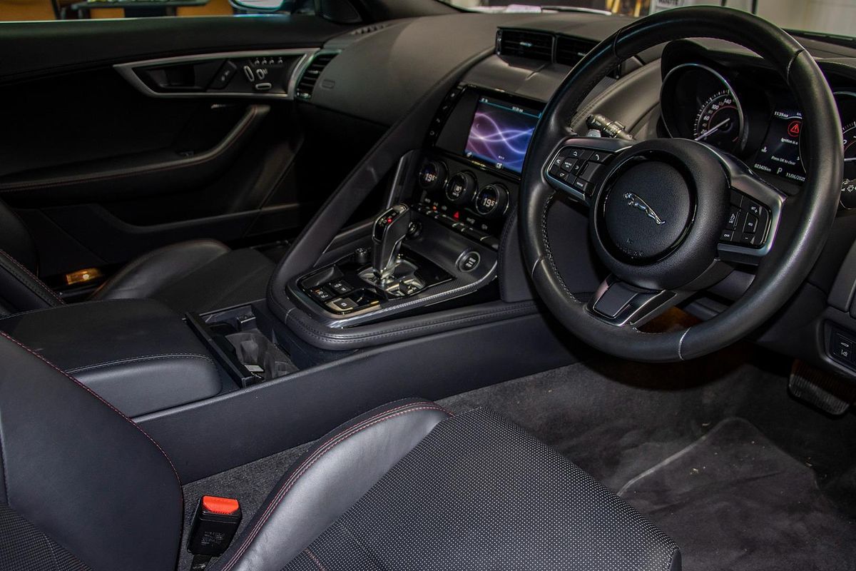 2019 Jaguar F-TYPE R-Dynamic 250kW X152