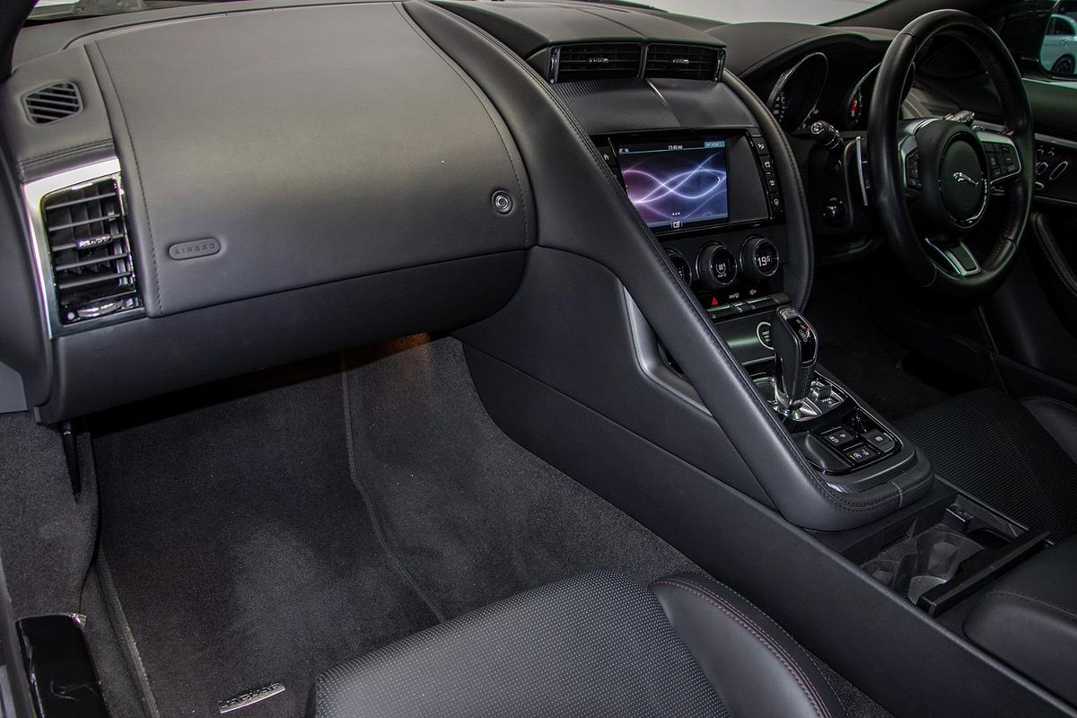 2019 Jaguar F-TYPE R-Dynamic 250kW X152