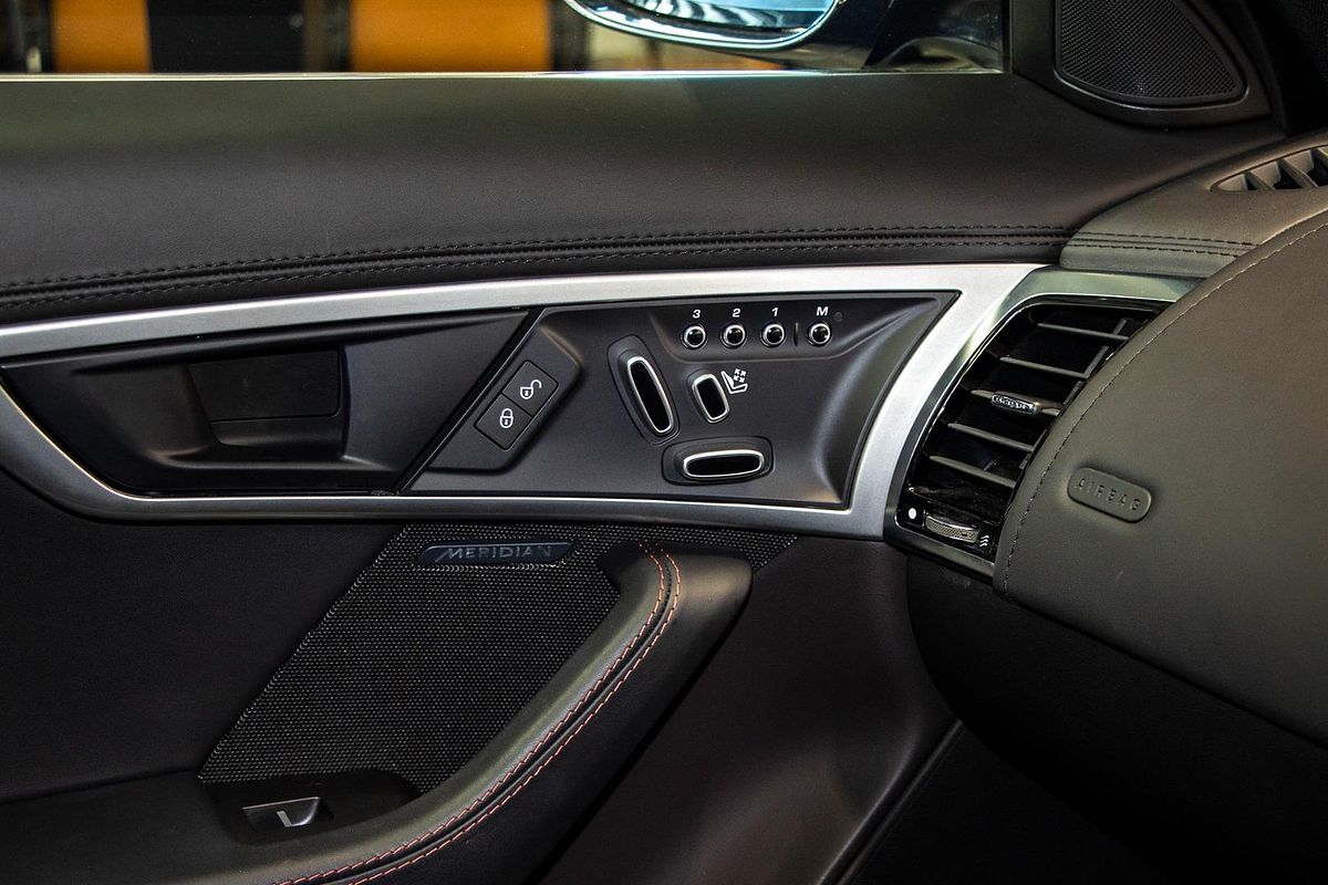 2019 Jaguar F-TYPE R-Dynamic 250kW X152