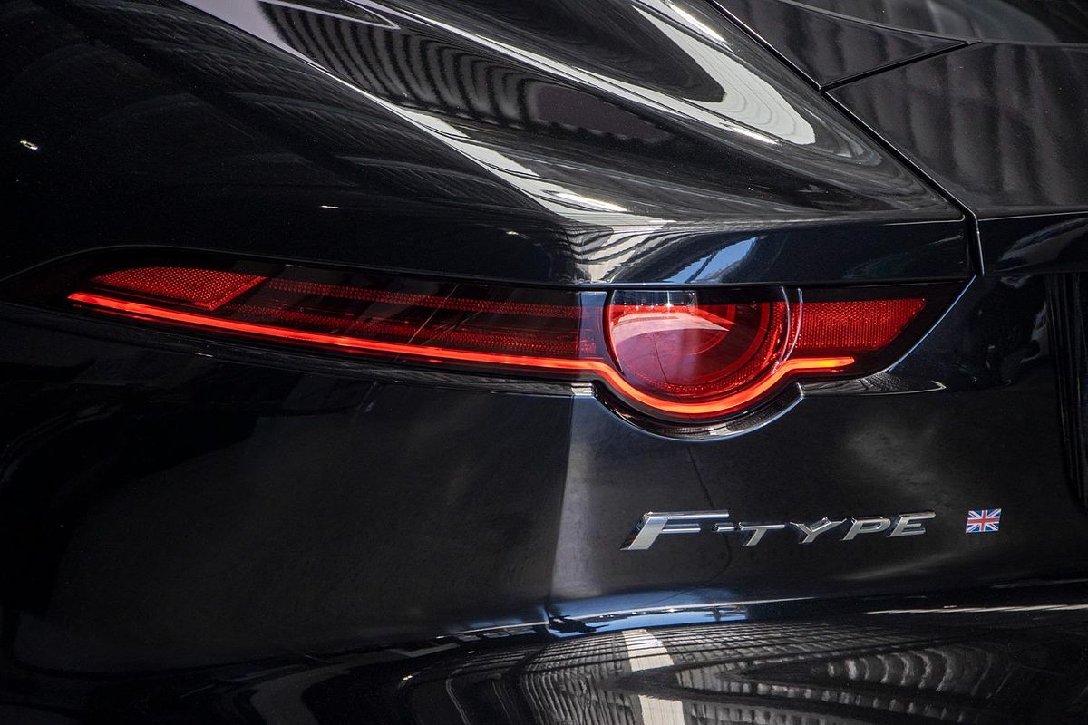 2019 Jaguar F-TYPE R-Dynamic 250kW X152