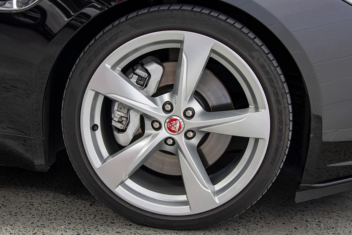 2019 Jaguar F-TYPE R-Dynamic 250kW X152