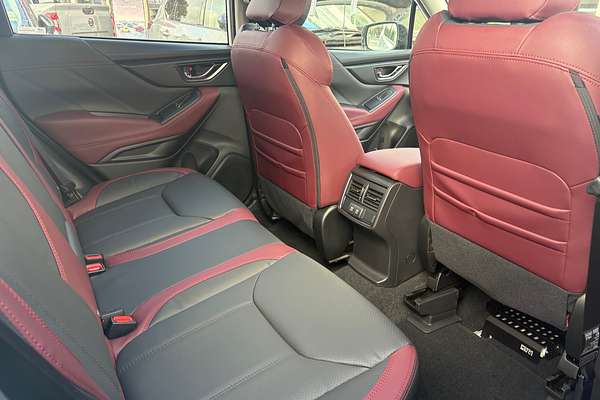 2025 Subaru Forester STI Sport S5
