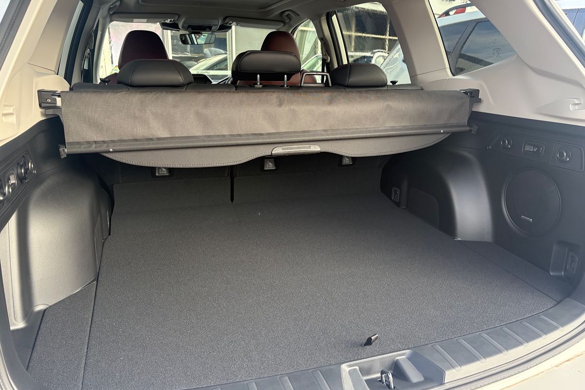 2025 Subaru Forester STI Sport S5