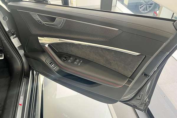 2025 Audi RS6 Performance C8