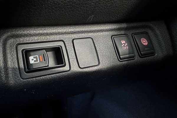 2021 Nissan Navara ST D23 4X4