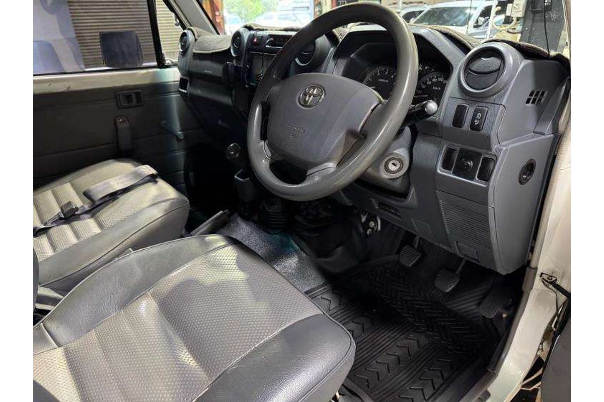2012 Toyota Landcruiser GX VDJ200R