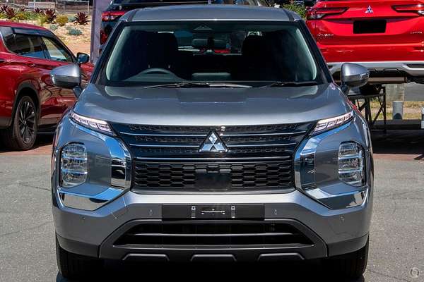 2023 Mitsubishi Outlander ES ZM