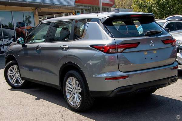 2023 Mitsubishi Outlander ES ZM