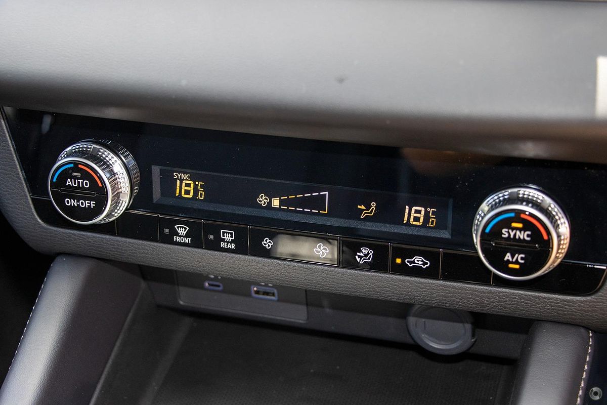 2023 Mitsubishi Outlander ES ZM