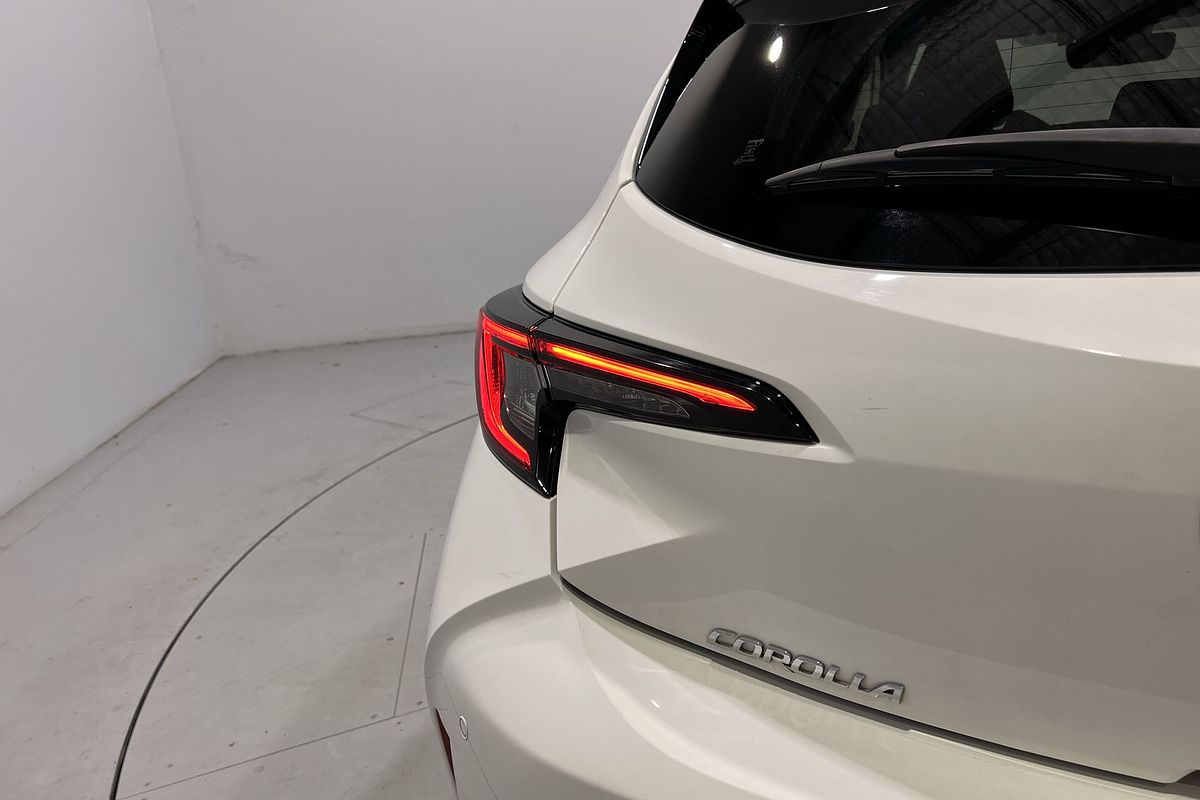 2023 Toyota Corolla SX Hybrid ZWE219R