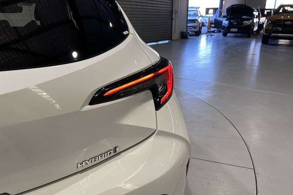 2023 Toyota Corolla SX Hybrid ZWE219R