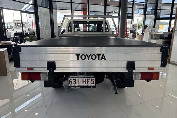 2017 Toyota Hilux Workmate TGN121R Rear Wheel Drive