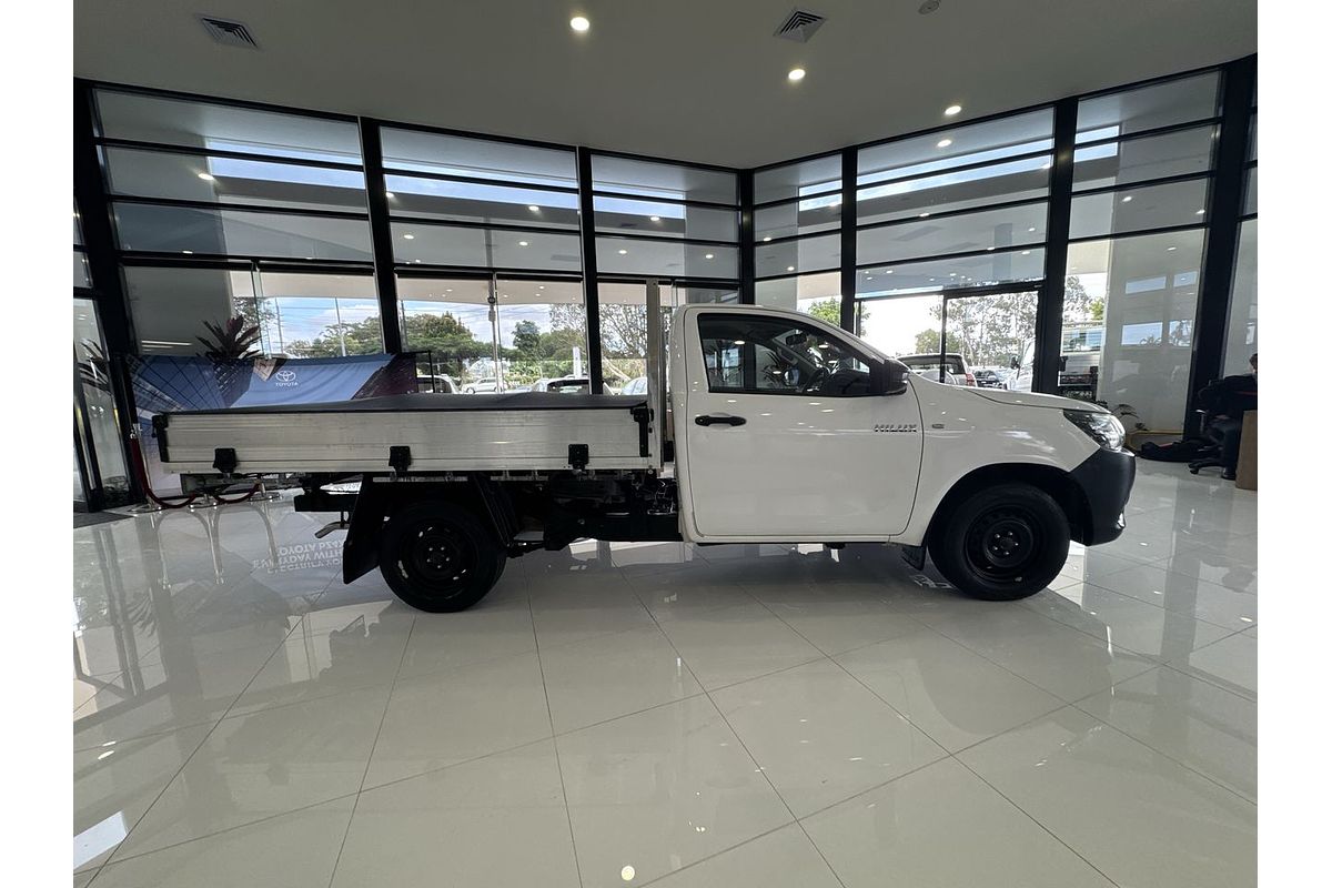 2017 Toyota Hilux Workmate TGN121R Rear Wheel Drive