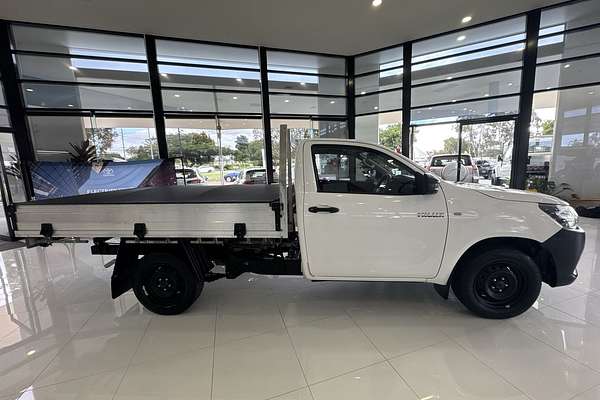 2017 Toyota Hilux Workmate TGN121R Rear Wheel Drive