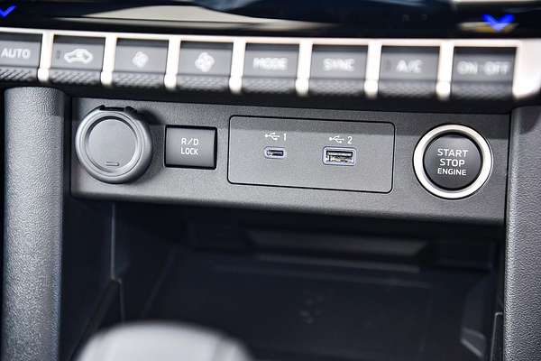 2025 Mitsubishi Triton GSR MV 4X4