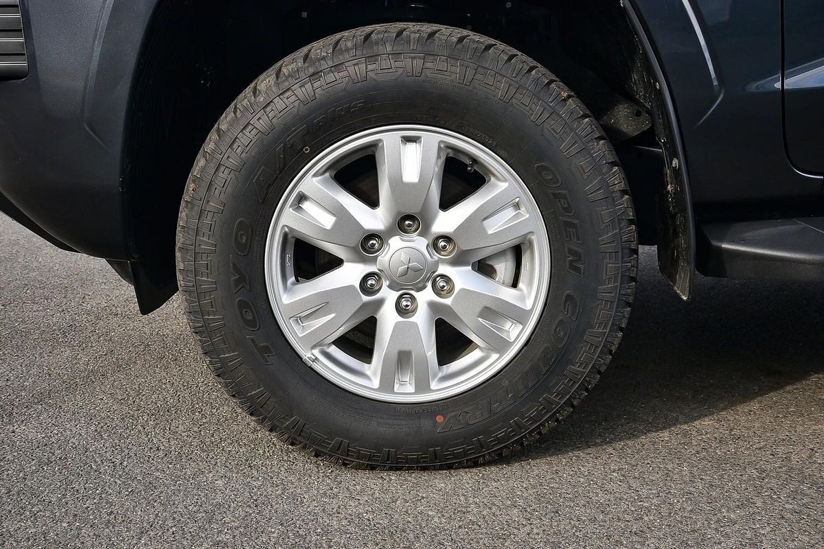 2025 Mitsubishi Triton GLX+ MV 4X4