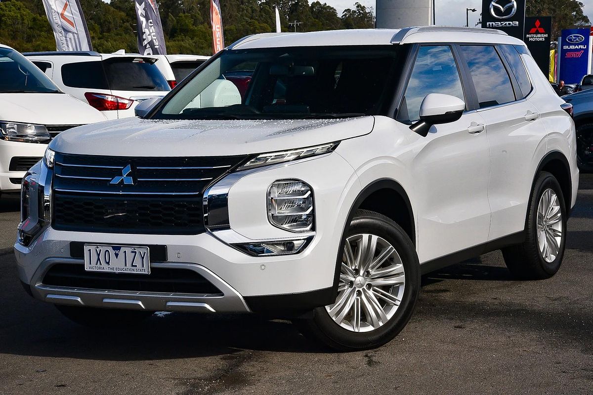 2023 Mitsubishi Outlander LS ZM