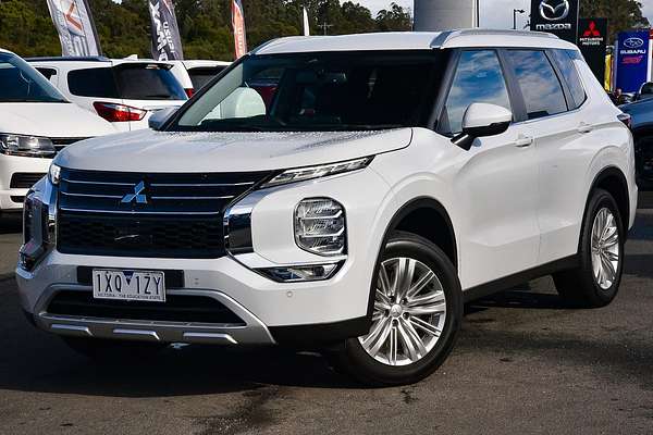 2023 Mitsubishi Outlander LS ZM