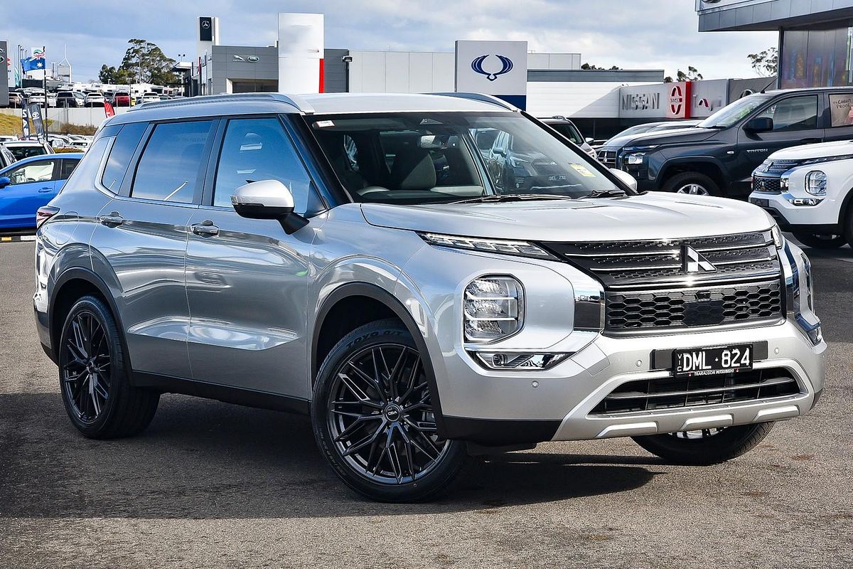 2025 Mitsubishi Outlander LS ZM