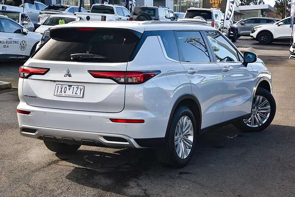 2023 Mitsubishi Outlander LS ZM