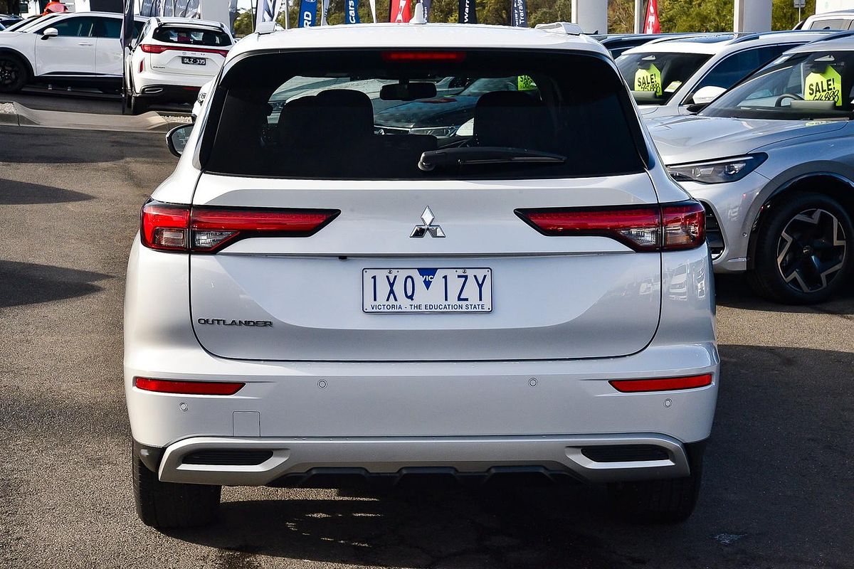 2023 Mitsubishi Outlander LS ZM