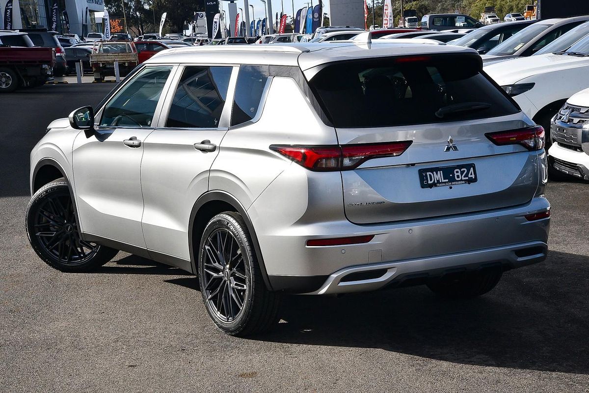 2025 Mitsubishi Outlander LS ZM