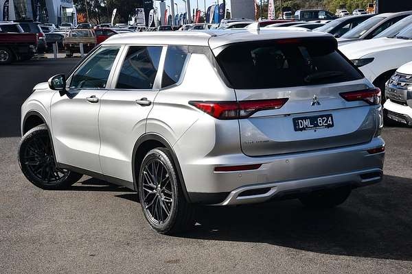 2025 Mitsubishi Outlander LS ZM