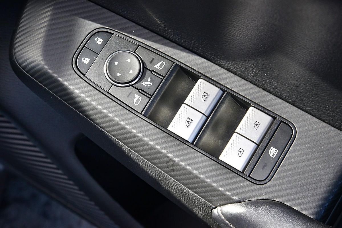 2023 Mitsubishi Outlander LS ZM