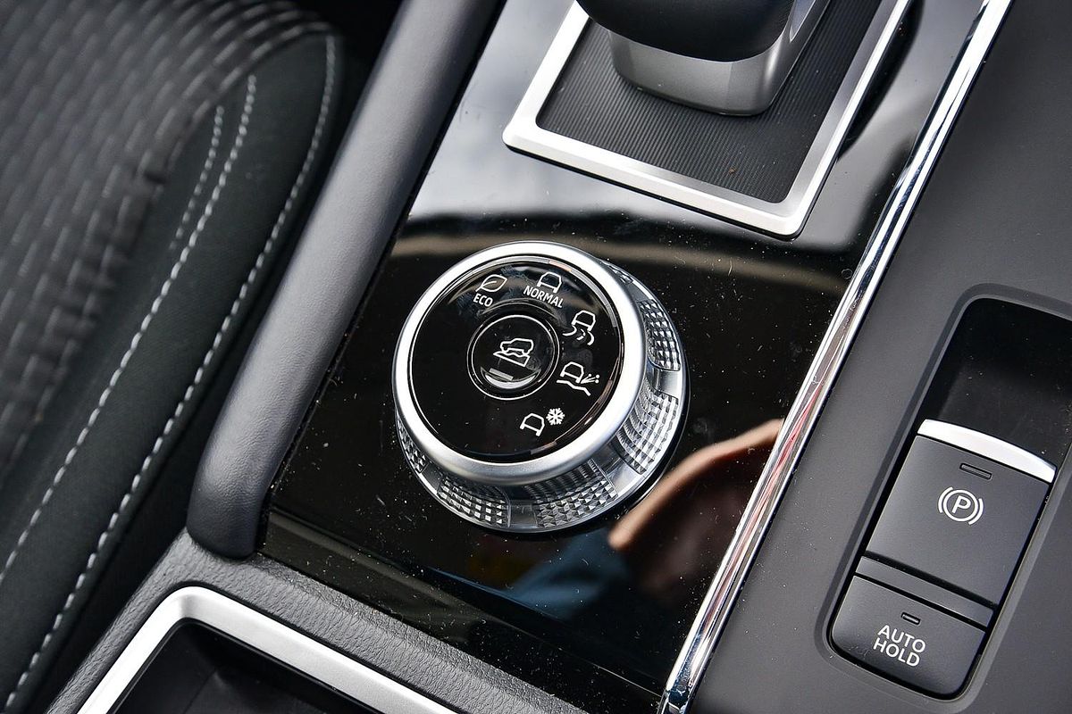 2025 Mitsubishi Outlander LS ZM