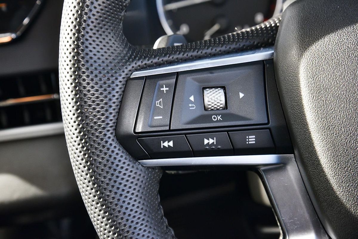 2023 Mitsubishi Outlander LS ZM