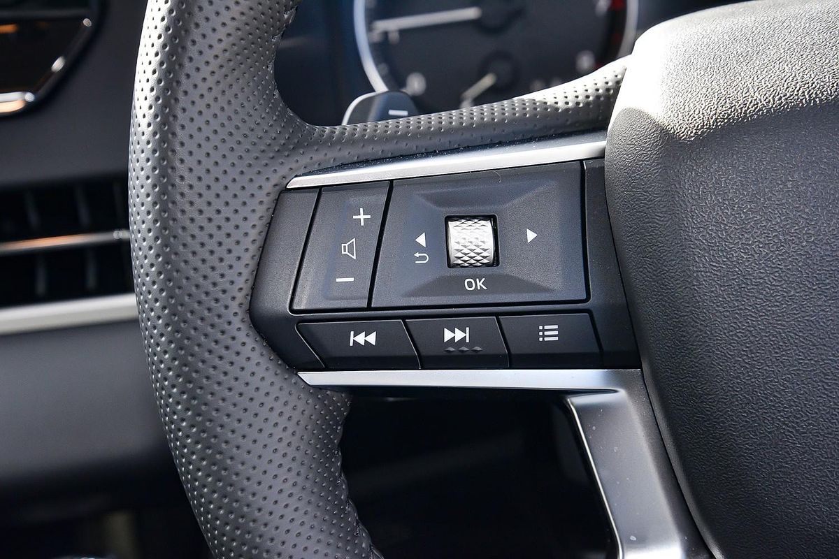 2025 Mitsubishi Outlander LS ZM