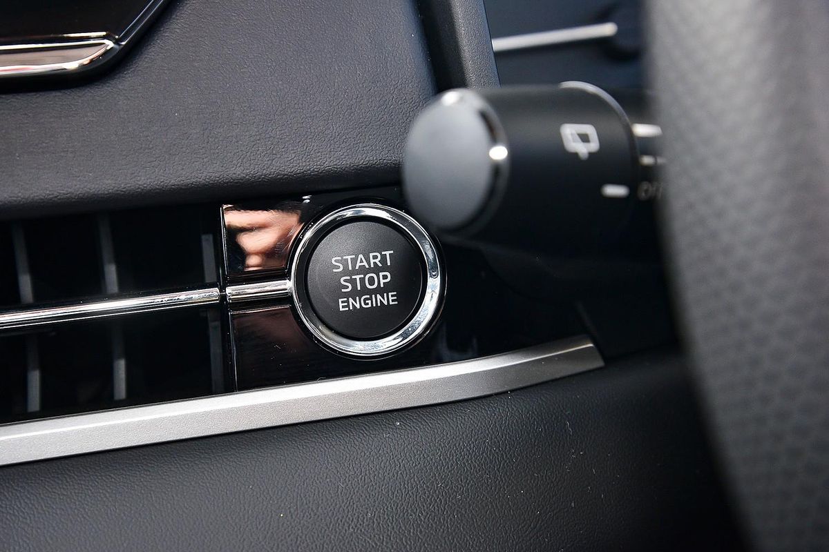 2025 Mitsubishi Outlander LS ZM