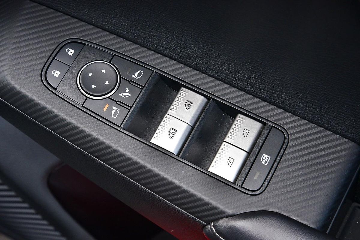 2025 Mitsubishi Outlander LS ZM