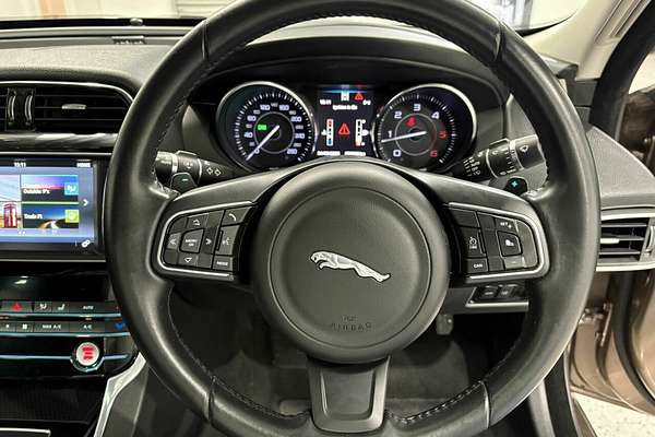 2015 Jaguar XE 20d Prestige X760