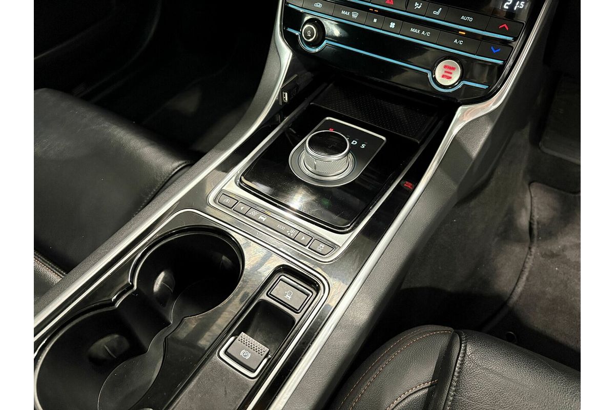 2015 Jaguar XE 20d Prestige X760