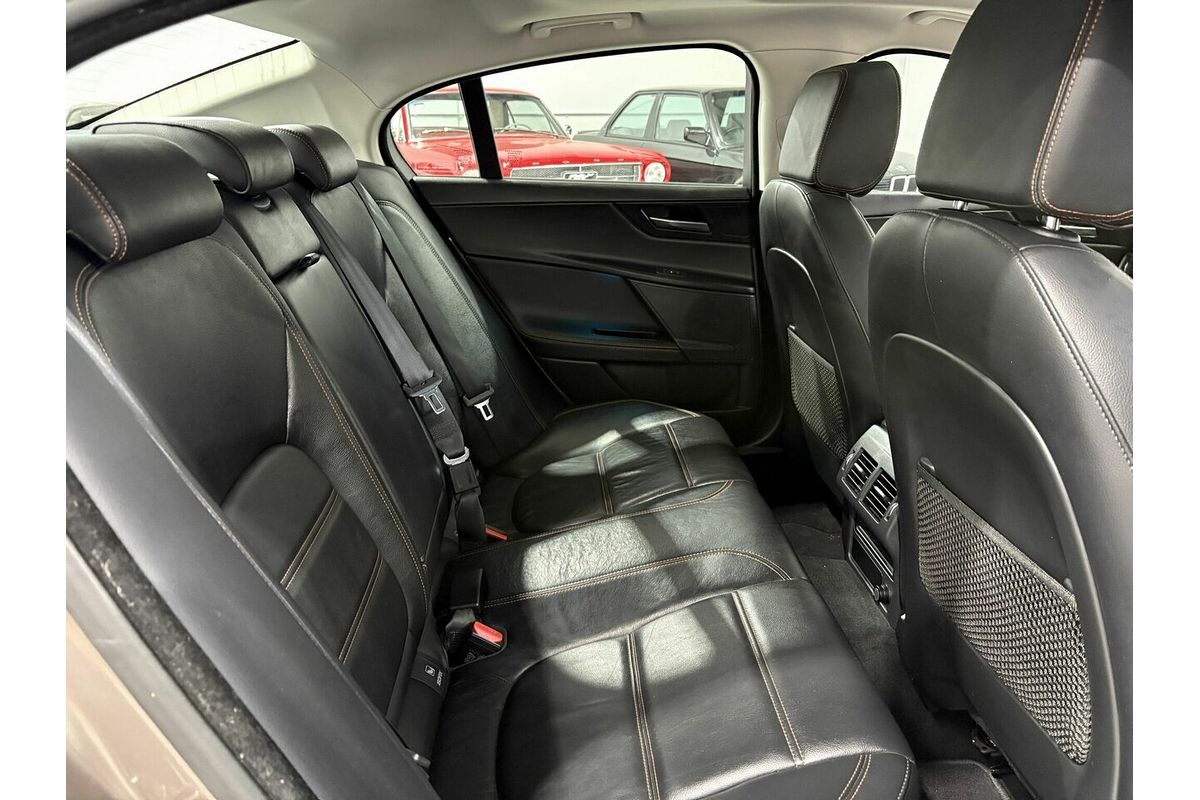 2015 Jaguar XE 20d Prestige X760