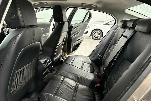 2015 Jaguar XE 20d Prestige X760
