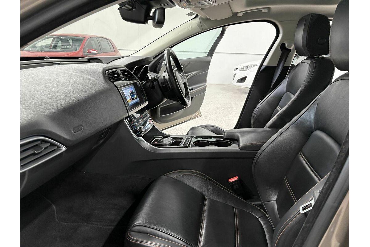2015 Jaguar XE 20d Prestige X760