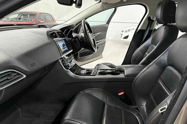 2015 Jaguar XE 20d Prestige X760