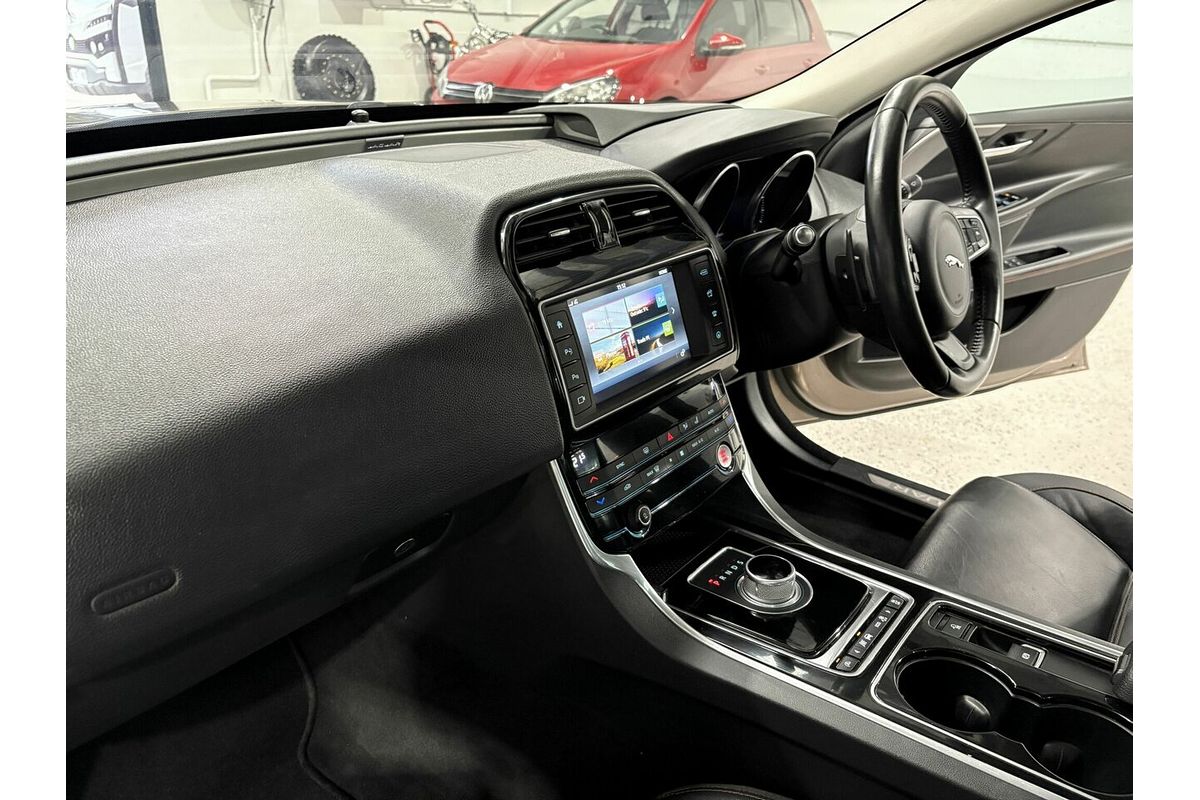 2015 Jaguar XE 20d Prestige X760