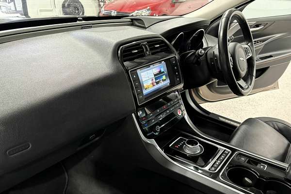 2015 Jaguar XE 20d Prestige X760