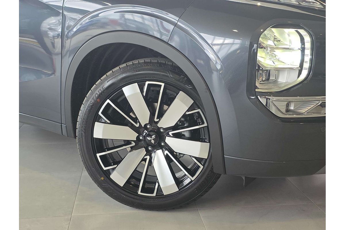 2025 Mitsubishi Outlander Exceed Tourer ZM