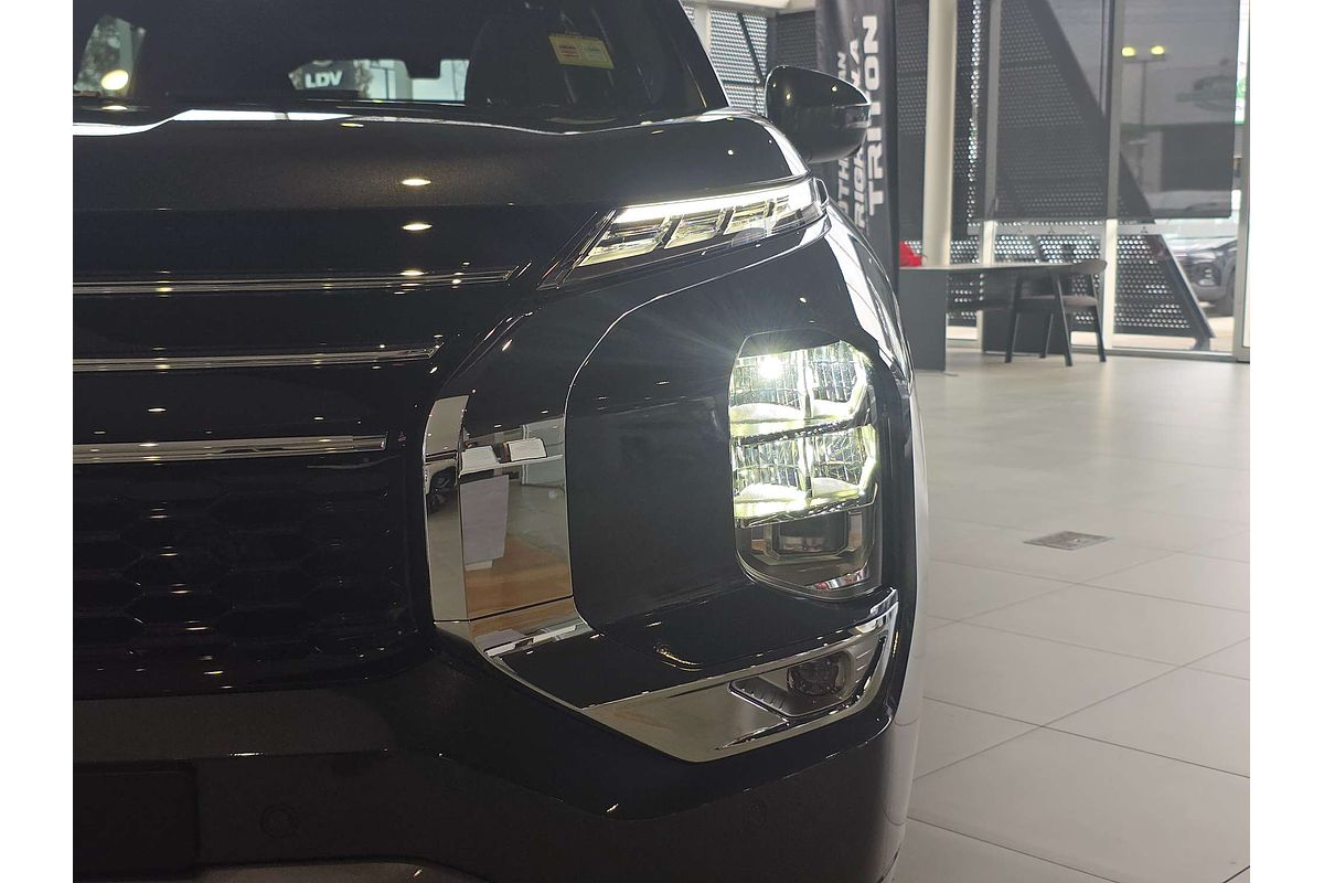 2025 Mitsubishi Outlander Exceed Tourer ZM