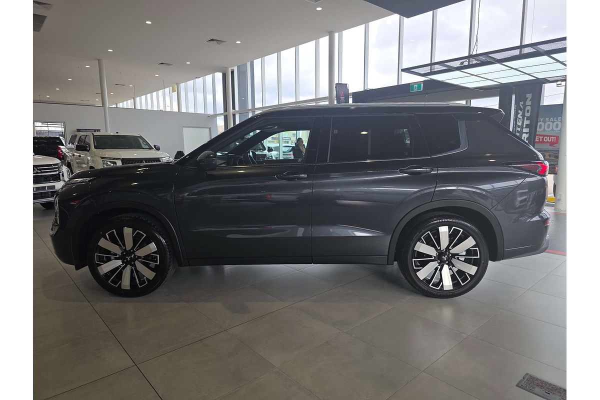 2025 Mitsubishi Outlander Exceed Tourer ZM