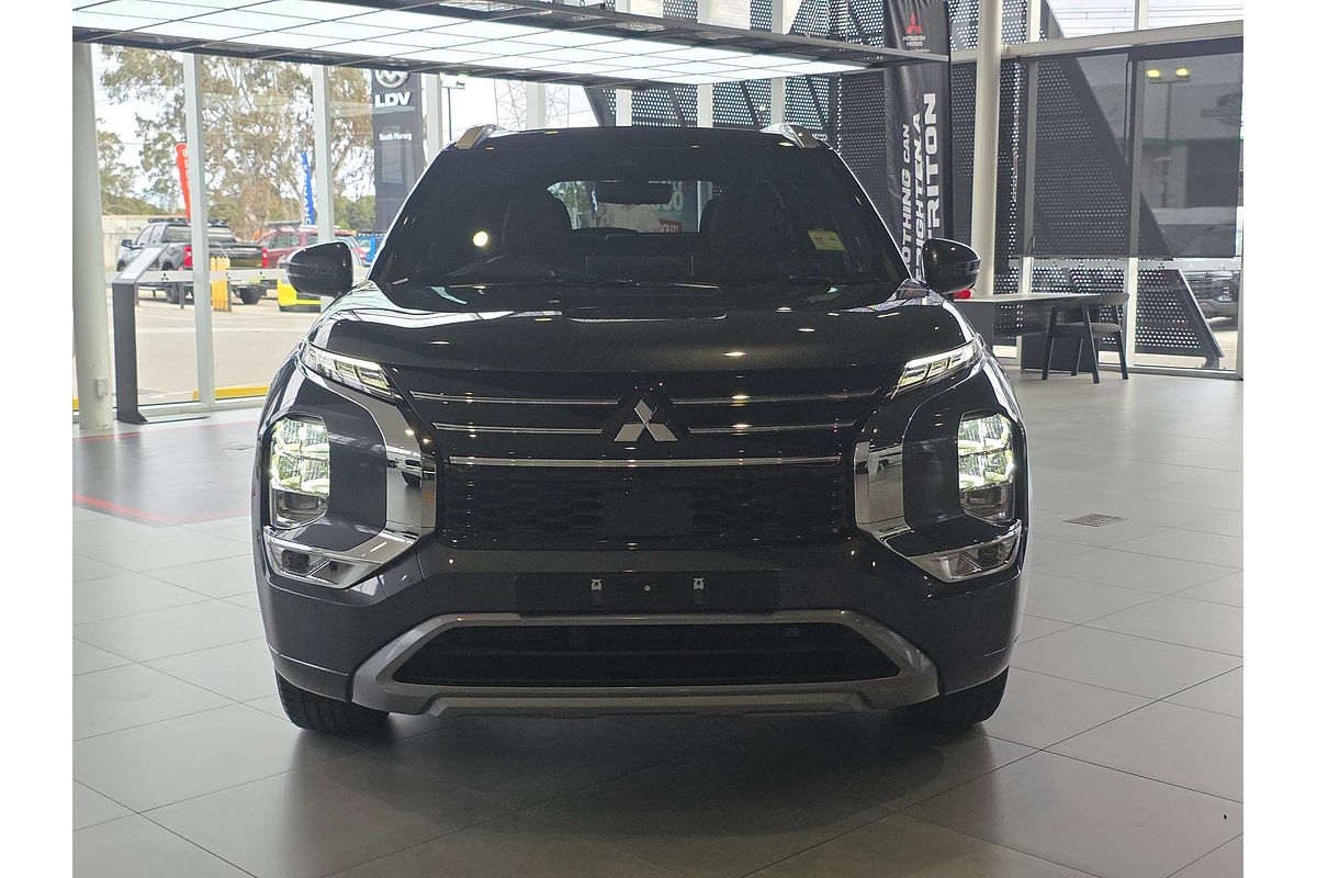 2025 Mitsubishi Outlander Exceed Tourer ZM
