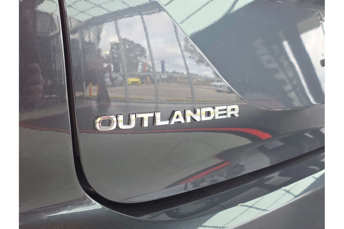 2025 Mitsubishi Outlander Exceed Tourer ZM