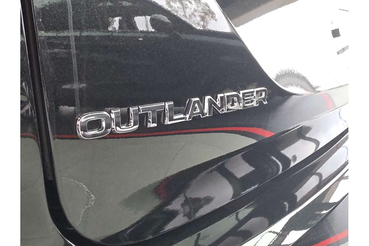 2025 Mitsubishi Outlander Exceed ZM