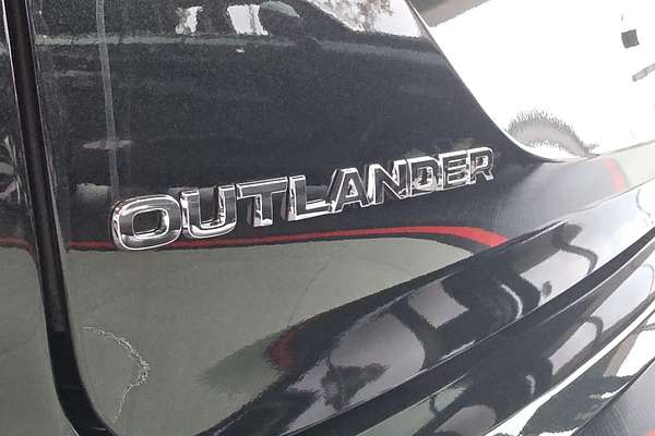 2025 Mitsubishi Outlander Exceed ZM